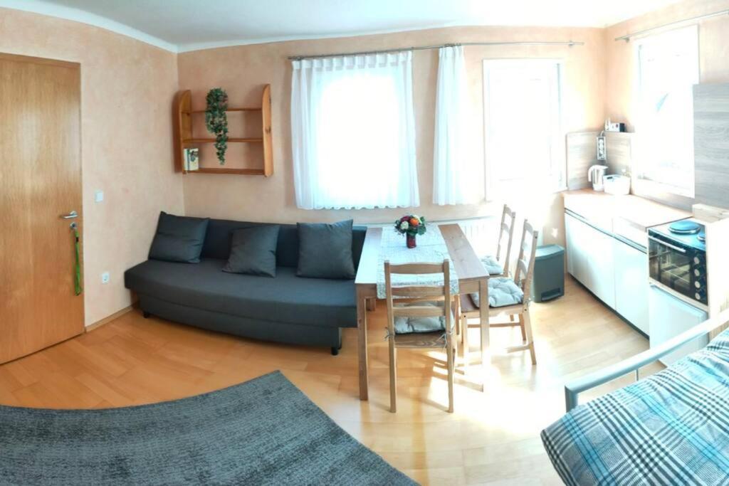Zentrale & Ruhige Ferienwohnung Мессінген Екстер'єр фото