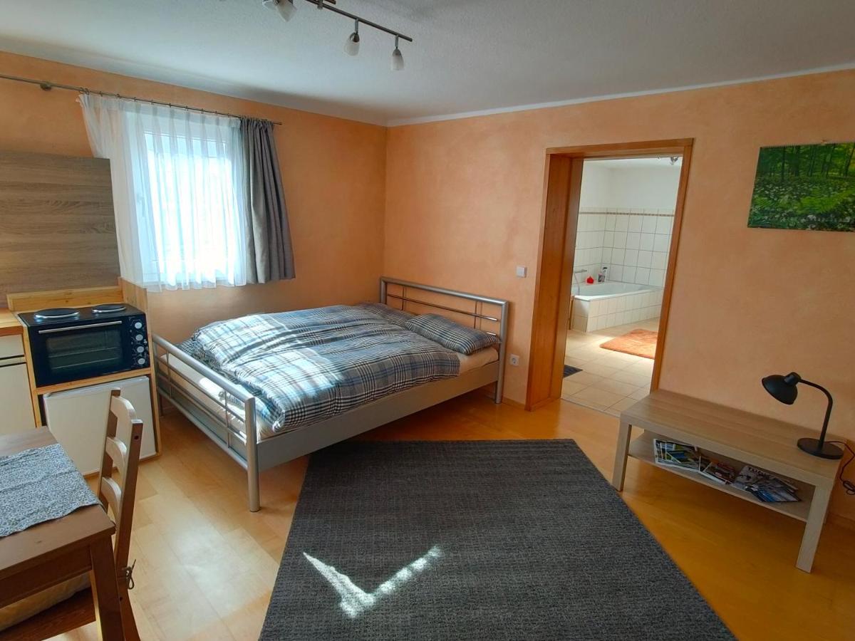 Zentrale & Ruhige Ferienwohnung Мессінген Екстер'єр фото